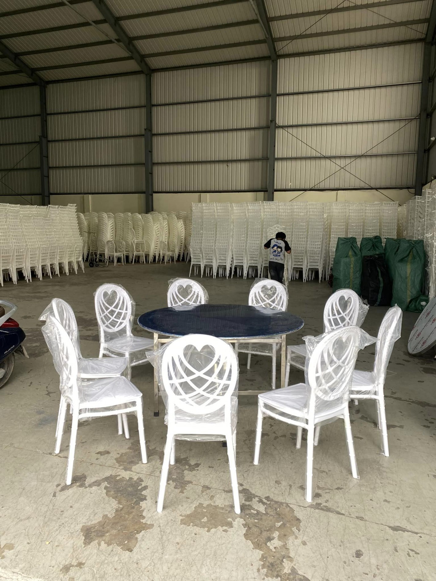 Kho bàn ghế nhà hàng tiệc cưới