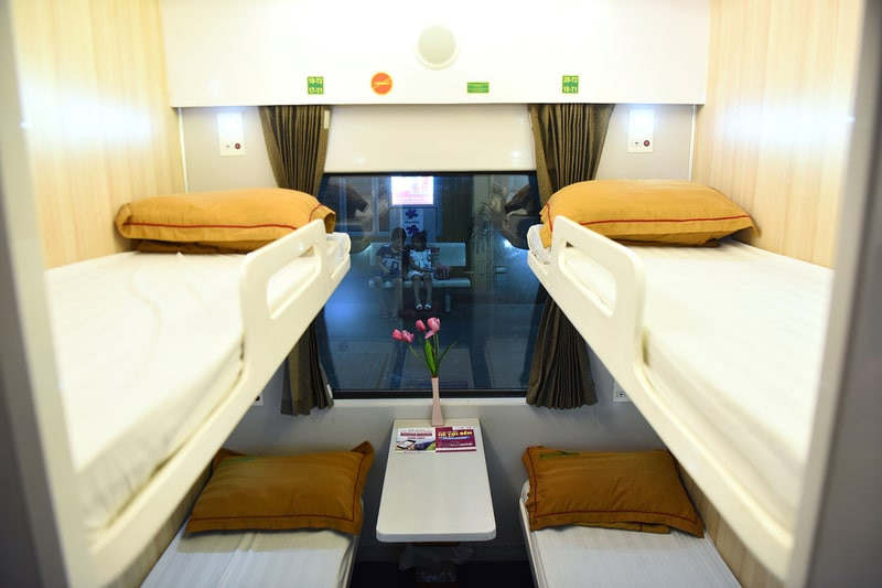 Khoang tàu 4 giường nằm tiện nghi, không gian riêng tư dành cho khách VIP