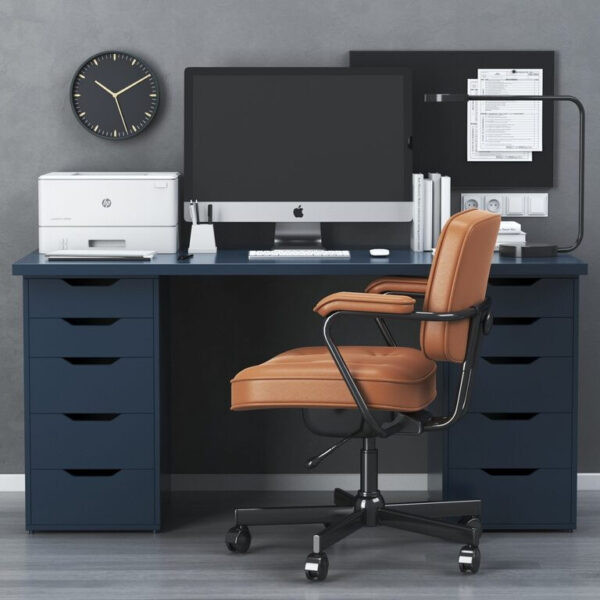 Không gian làm việc gọn gàng với bàn làm việc Ikea tích hợp hộc tủ