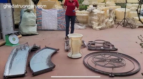 Khuôn bàn ghế xi măng kiểu tròn cơ bản