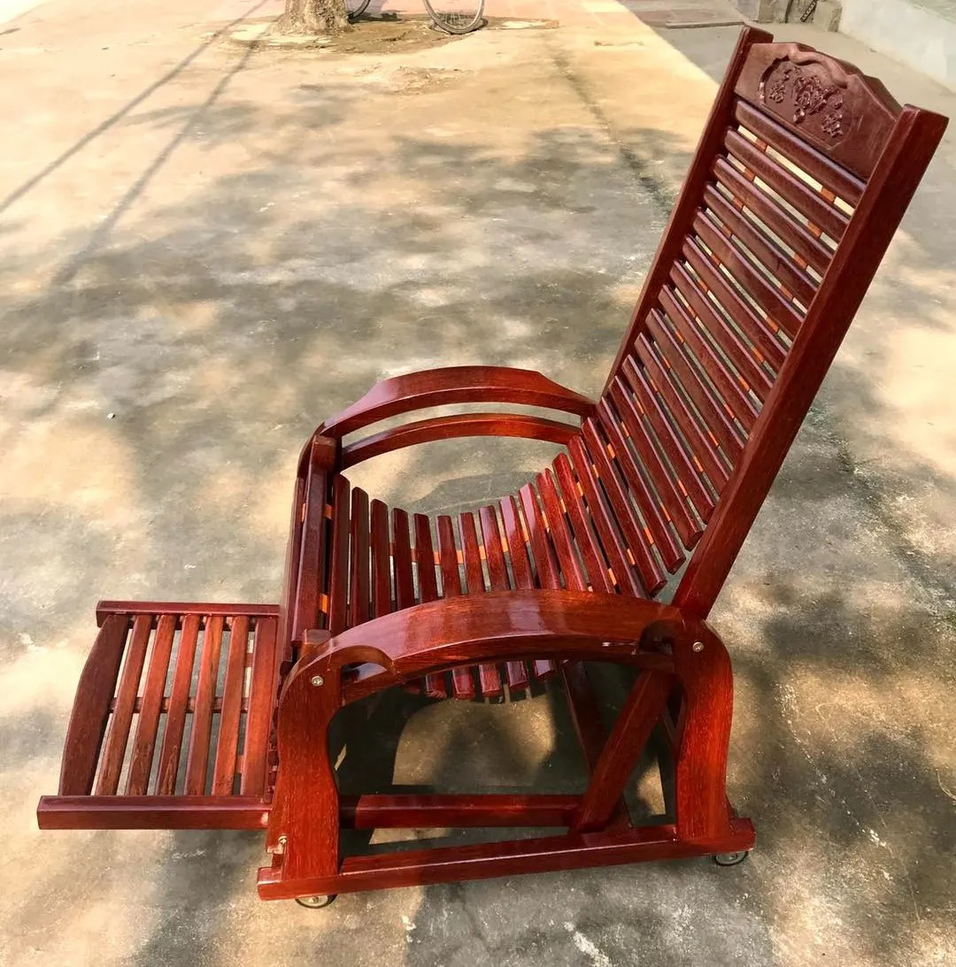 Kiểm tra chất lượng khung gỗ của ghế nằm