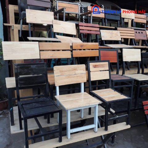 Kiểm tra kỹ tình trạng bàn ghế cũ trước khi mua ở Quảng Ngãi