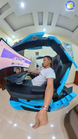 Lắp đặt ghế công thái học Ingrem Bumblebee trong không gian buồng chơi game giả lập.