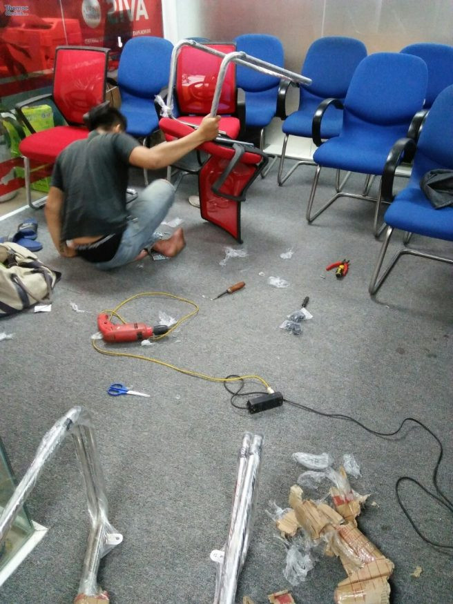 Lắp ráp ghế văn phòng nhập khẩu mới