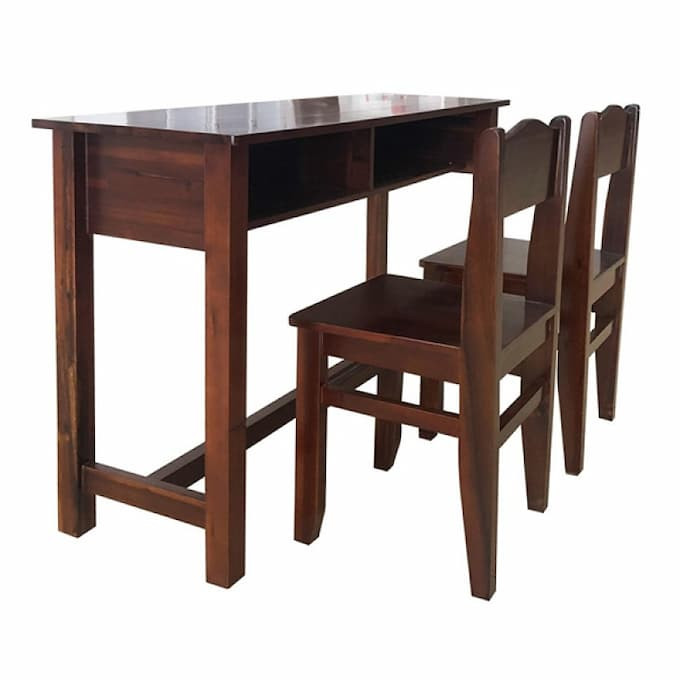 Lựa chọn bàn ghế sinh viên bằng gỗ tự nhiên bền đẹp cho không gian học tập