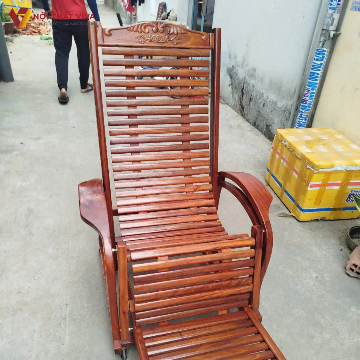 Lựa chọn màu sắc ghế gỗ nằm phù hợp với không gian