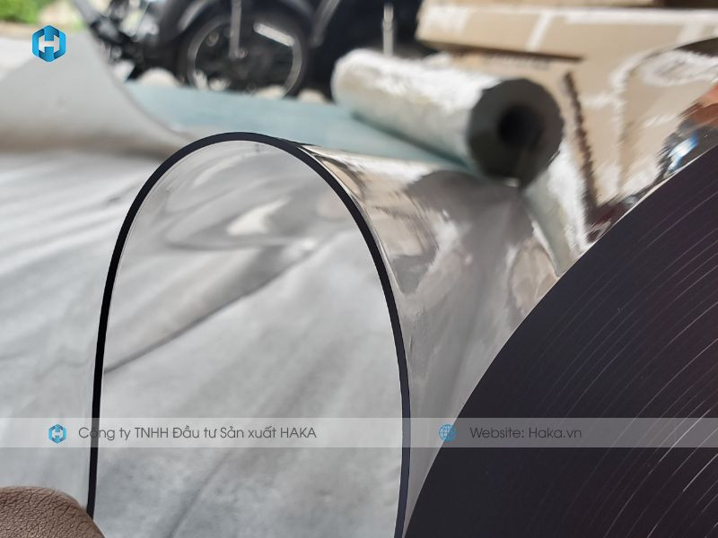 Lưu ý kích thước khi chọn tấm nhựa PVC trải bàn