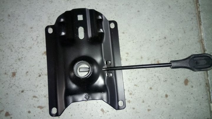 Mâm ghế xoay bị lỏng cần sửa ghế văn phòng Tân Bình