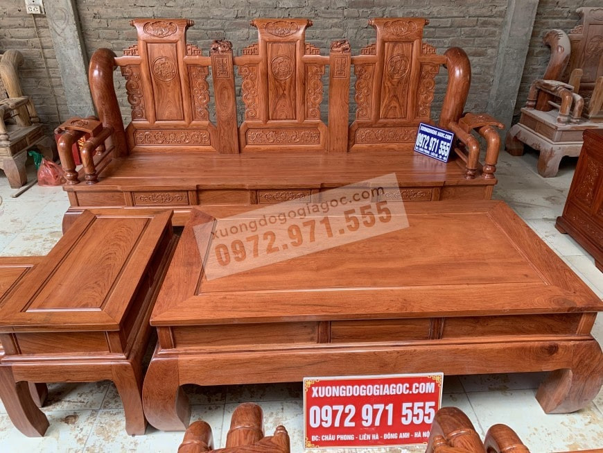 Mặt bàn ván liền một tấm của bộ bàn ghế Tần Thủy Hoàng