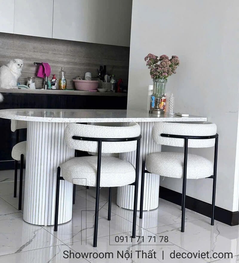 Mẫu bàn ăn 4 ghế hiện đại với ghế tông màu xám, phù hợp phong cách nội thất tối giản.
