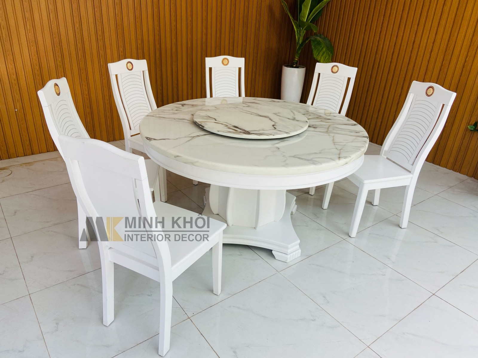 Mẫu bàn ăn tròn bằng gỗ xoan đào 6 ghế với mặt đá sang trọng, phù hợp không gian hiện đại
