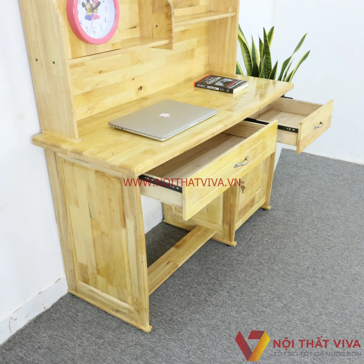 mẫu bàn học sinh gỗ tự nhiên mặt rộng tiện dụng
