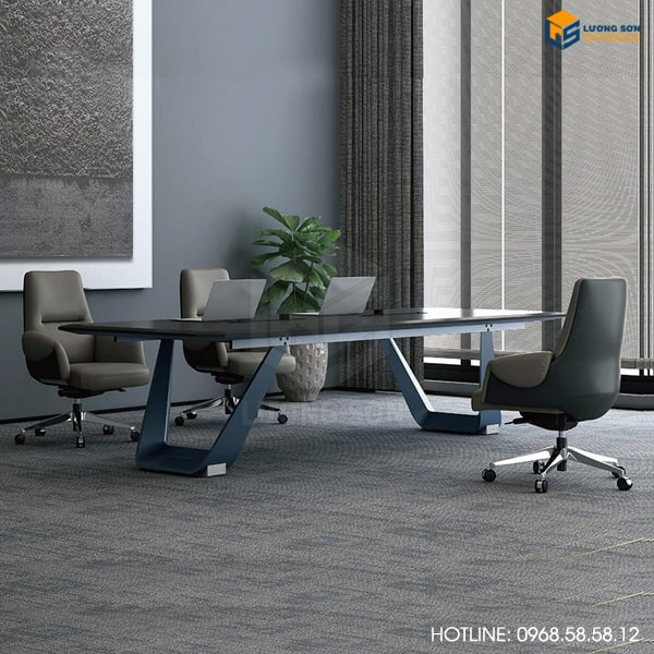 Mẫu bàn họp cao cấp dài 2m4 Garis BH7424, phù hợp không gian phòng họp chuyên nghiệp.