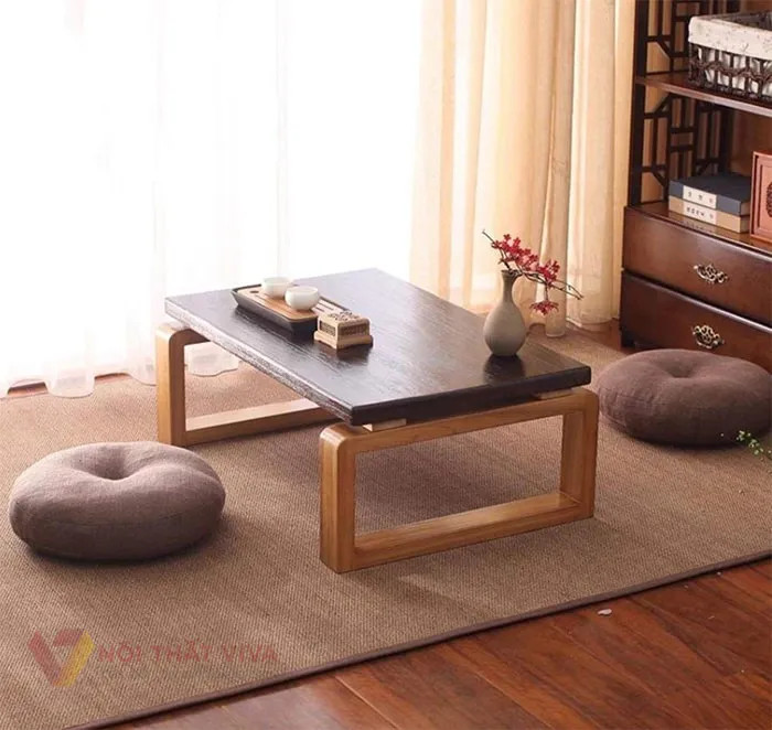 Mẫu bàn trà 2 ghế phòng ngủ đẹp với phong cách Nhật Bản, làm từ gỗ tự nhiên, mang lại vẻ đẹp mộc mạc và thanh lịch