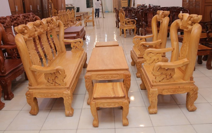Mẫu bộ bàn ghế gỗ gõ đỏ phòng khách tân cổ điển, kết hợp hài hòa giữa nét truyền thống và hiện đại