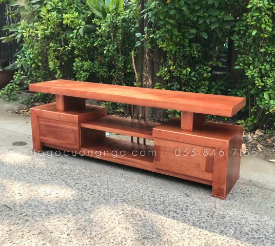 Mẫu kệ tivi gỗ xoan đào đẹp, phù hợp với bàn ghế gỗ truyền thống