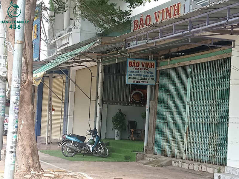 Một bộ bàn ghế cũ chất lượng cao tại Cửa hàng Thu Mua Đồ Cũ Bảo Vinh
