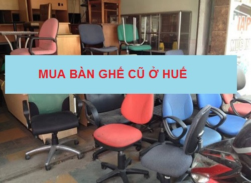 Một bộ bàn ghế cũ ở Huế phong cách hiện đại, được bày trí tinh tế trong không gian nội thất