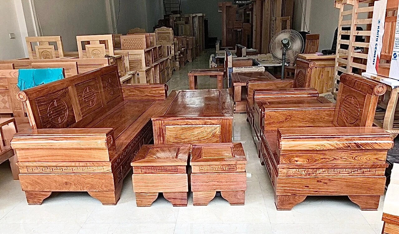 Nên chọn bàn ghế chất lượng cao hơn nếu muốn sử dụng lâu dài