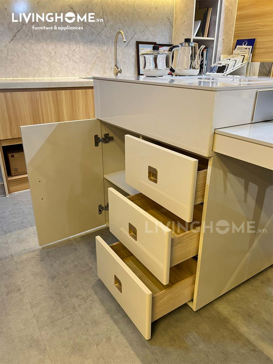Ngăn tủ chứa đồ rộng rãi của bàn đảo liền bàn ăn