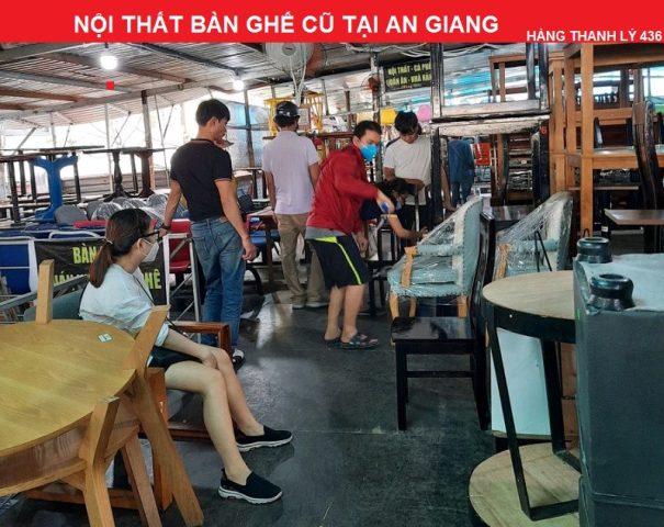 Những mẫu bàn ghế cũ đa dạng tại An Giang