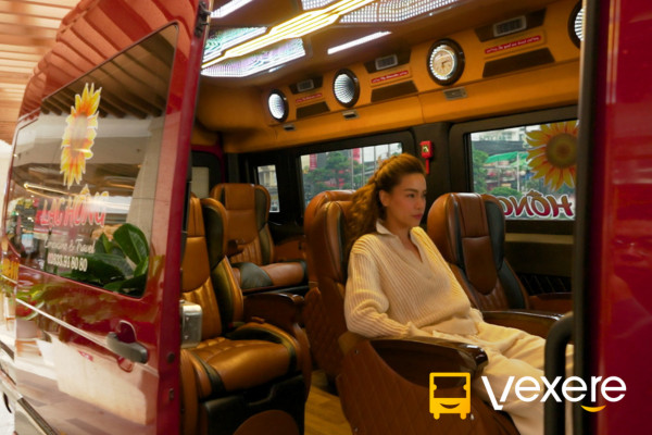 Nội thất sang trọng của xe ghế ngồi Lạc Hồng Limousine Sài Gòn Đà Lạt