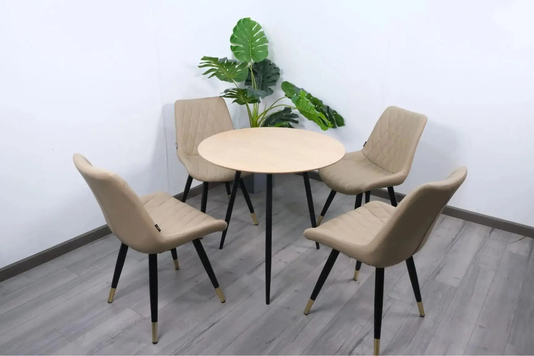Phù hợp với những không gian văn phòng tối giản, sang trọng