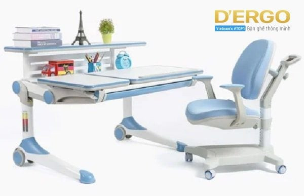 Phụ huynh chọn mua bàn học sinh có thể điều chỉnh chiều cao cho con