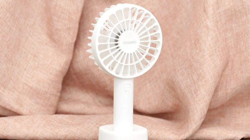 Quạt mini làm mát cá nhân Cosano CF002 với công suất 4.5W êm ái