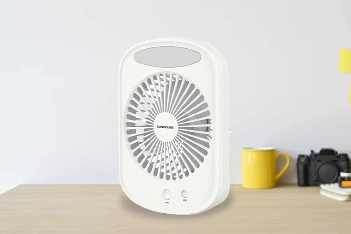 Quạt sạc mini Sunhouse SHD7110 nhẹ nhàng và linh hoạt cho nhiều mục đích sử dụng.