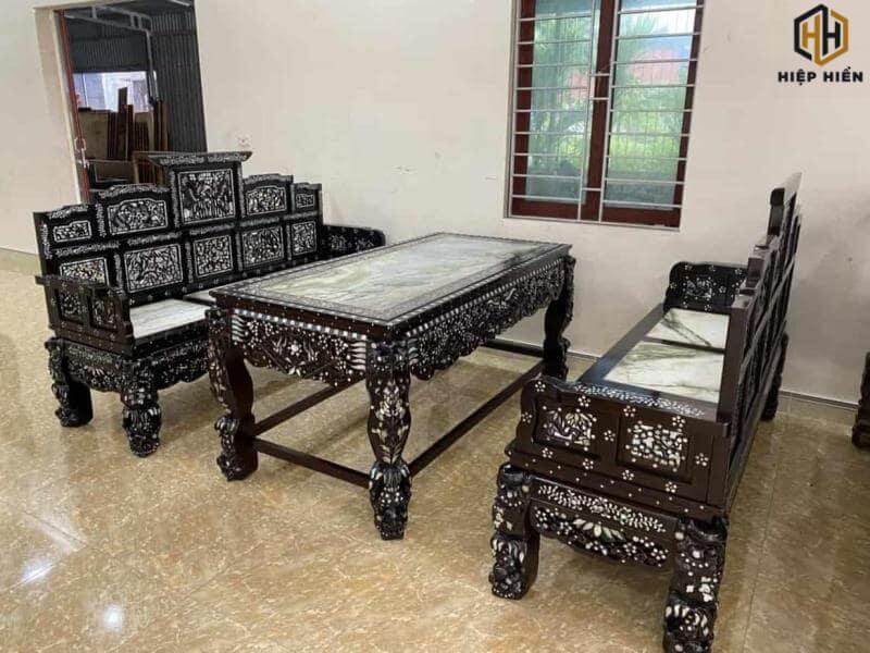 Quy trình chế tác bàn ghế gỗ khảm trai thủ công