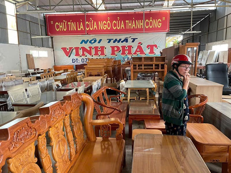 sản phẩm bàn ghế gỗ chất lượng tại Vĩnh Long