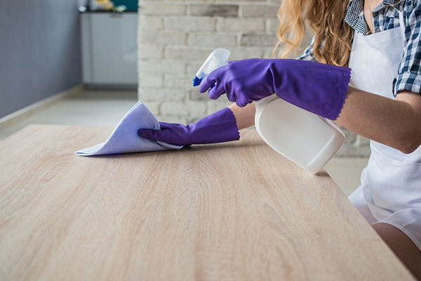 Sản phẩm chuyên dụng giúp lau chùi bàn ghế gỗ hiệu quả