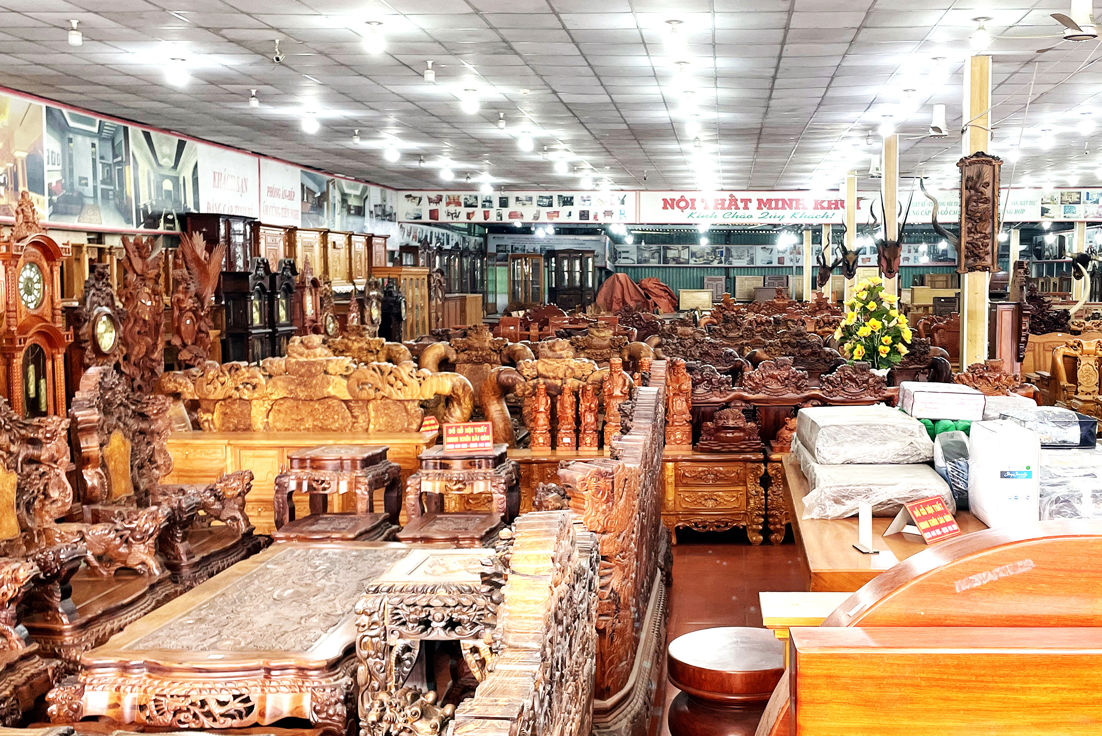 Sản phẩm trưng bày tại Showroom Nội thất Thanh Minh