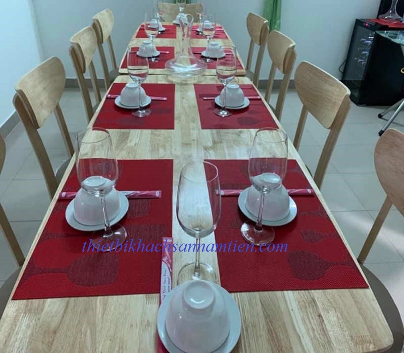 Tấm lót trang trí bát đĩa cho bàn tiệc nhà hàng