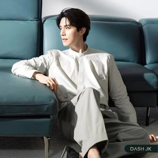Tạo dáng lịch lãm cùng ghế sofa và phụ kiện