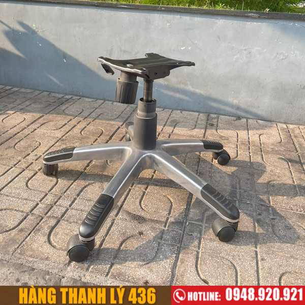 Tháo lắp chân ghế xoay cũ tại nhà