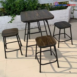 Thiết kế bàn ghế gỗ cafe thanh lý cổ điển tạo không gian hoài niệm