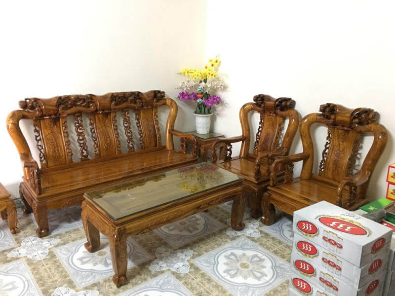 Thiết kế bàn ghế gỗ gụ Đồng Kỵ tay 10, phù hợp với không gian vừa và nhỏ nhưng vẫn giữ được vẻ đẹp cổ điển.