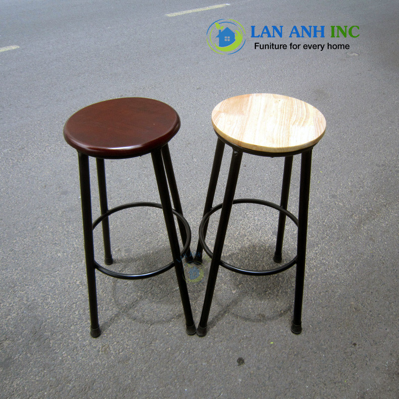 Thiết kế ghế gỗ chân cao tối giản cho không gian hẹp
