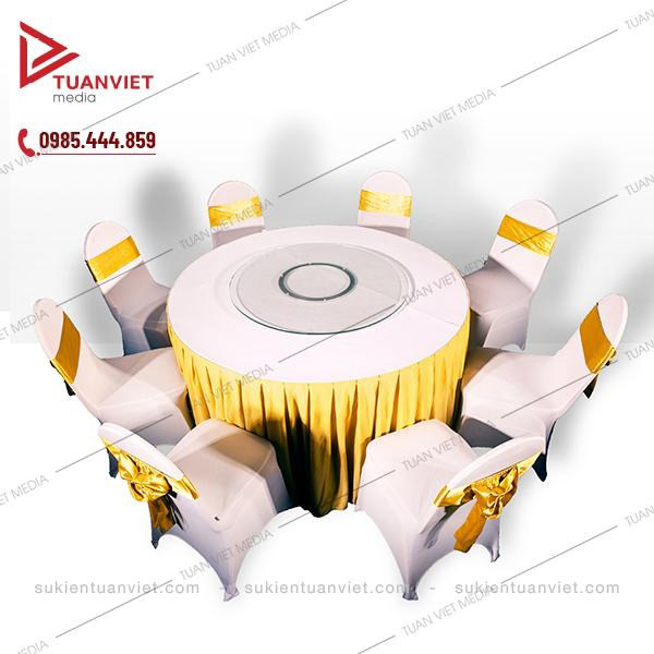 Thuê bàn ghế tròn khăng trắng full vàng đồng, có kính xoay