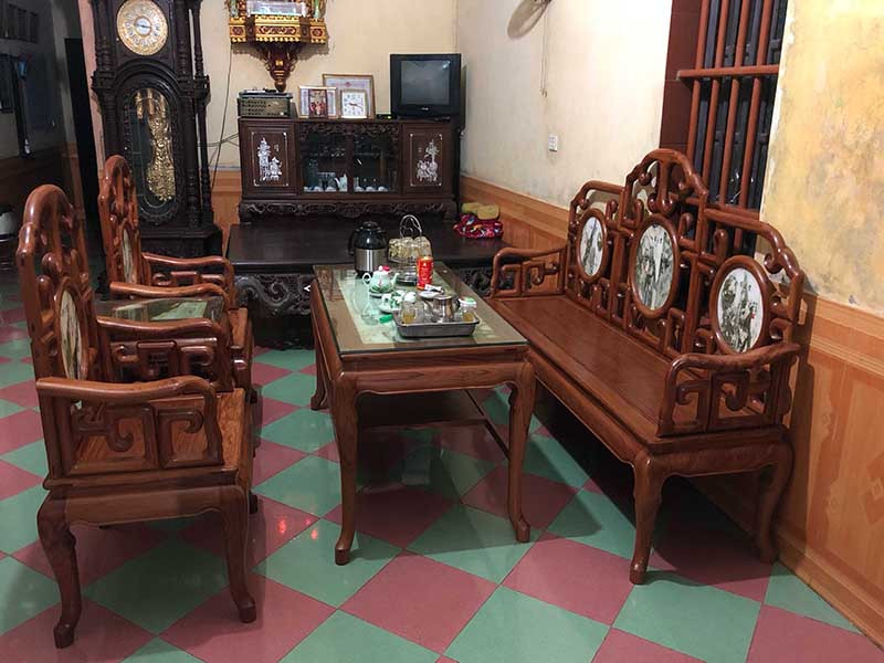 Tìm mua bộ bàn ghế gỗ trắc đỏ chất lượng tại cửa hàng uy tín