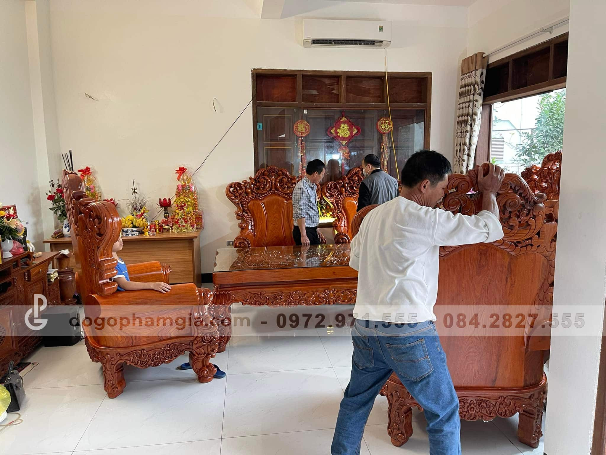 Tổng thể bộ bàn ghế hoàng gia tân cổ điển chạm khắc tinh xảo 2 mặt – bán ghe 20 tấn