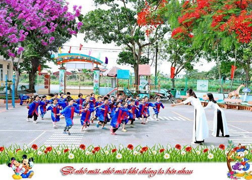 Trẻ em trong giờ học hát