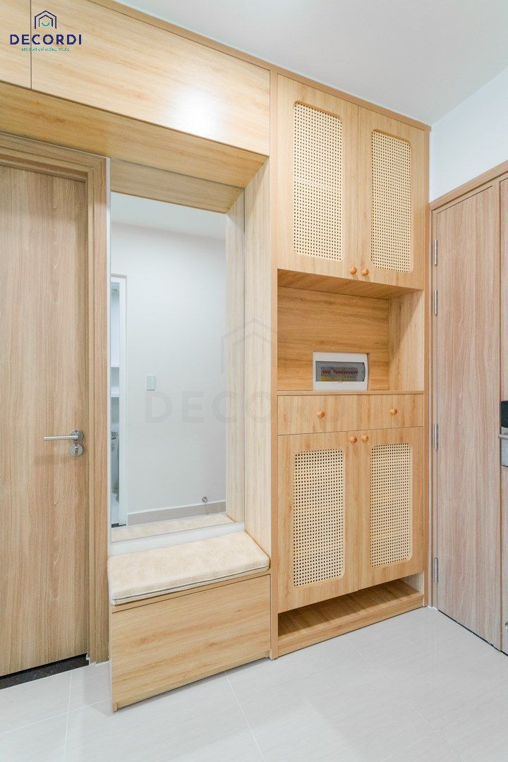 Tủ giày có ghế ngồi kích thước lớn, cao đụng trần