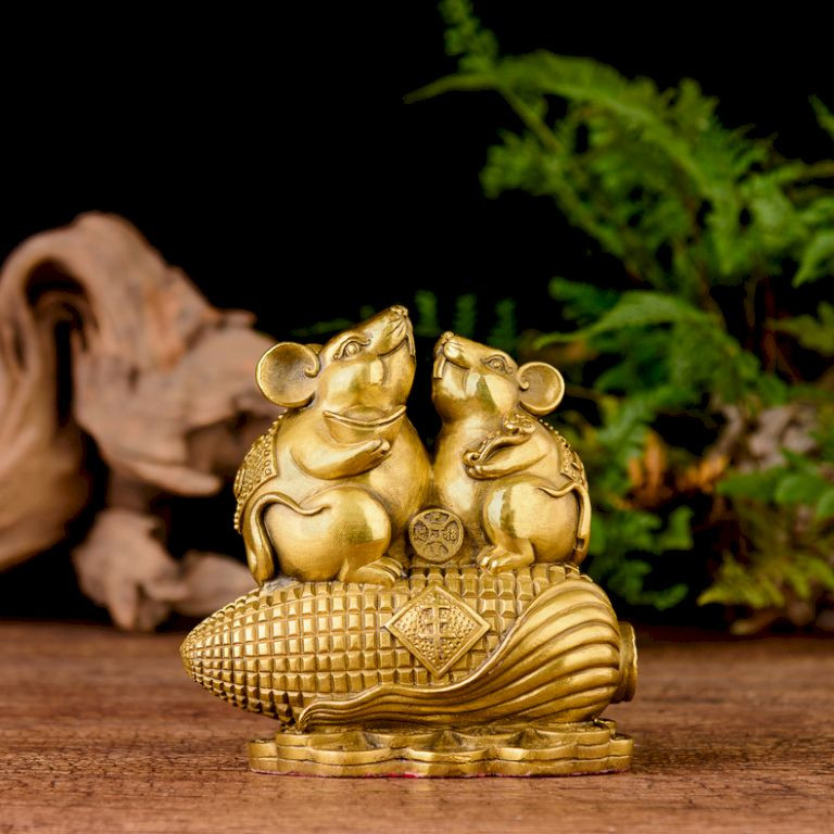 Vật phẩm phong thủy tượng Chuột mang lại tài lộc cho bàn làm việc