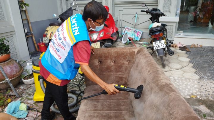 Vệ sinh ghế xoay văn phòng sạch sẽ tại Bình Dương