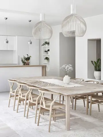 Cân Bằng Đối Xứng