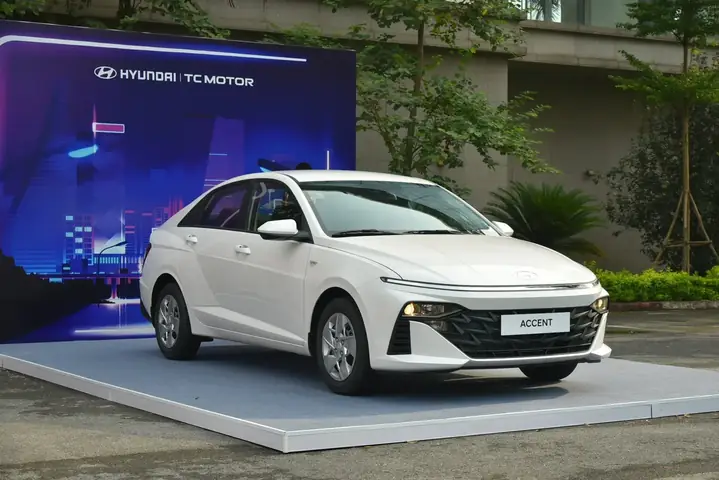 Cách Độ Đèn Nội Thất Cabin Xe Hyundai Accent Cách Độ Đèn Nội Thất Cabin Xe Hyundai Accent