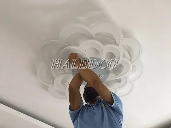 Cách Lắp Đèn Chùm Pha Lê Cách Lắp Đèn Chùm Pha Lê